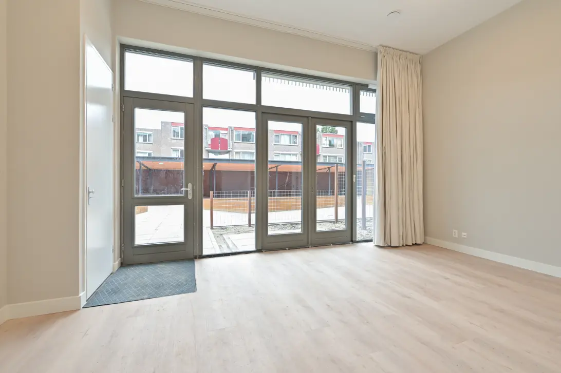 free-sector-houses for rent on Van Alphenstraat 61D D