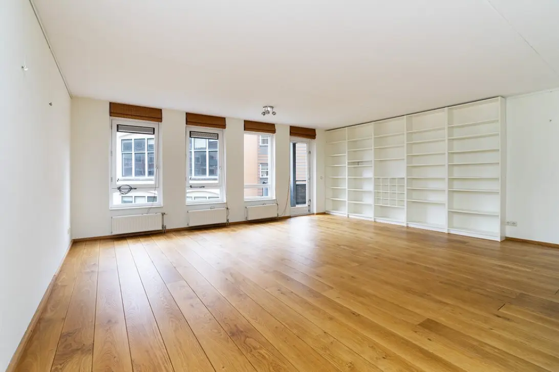 Portiekflat aan Calliopestraat 49, Den Haag
