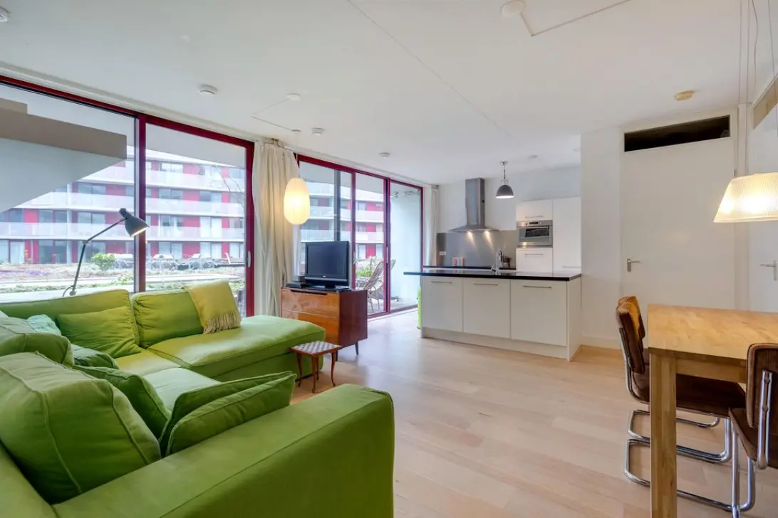 Woning aan Carolina MacGillavrylaan 362, Amsterdam